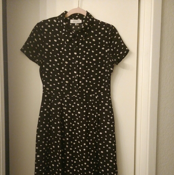 Wayf Dresses & Skirts - Black button up dress size small and has pockets Wayf Dresses & Skirts - Black button up dress size small and has pockets